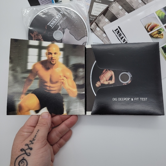 BEACHBODY | Insanity workout DVD set - Picture 4 of 16